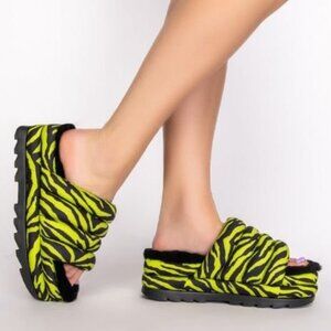 UGG Maxi Slide Tiger Print Sandals Sheepskin Slip On Platforms Key Lime Size 6